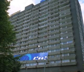Transport reklamy Pepsi na dach budynku o wysokości 61m.