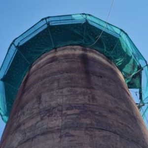 siatka zabezpieczająca - praca dla alpinisty