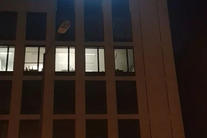 Transport linowy i montaż kasetonu świetlnego