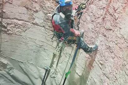 Czyszczenie zbiorników i mycie silosów przemysłowych