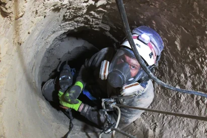 Czyszczenie zbiorników i mycie silosów przemysłowych