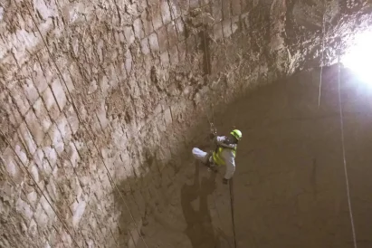 Czyszczenie zbiorników i mycie silosów przemysłowych