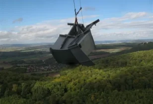 Demontaż anten nadawczych TV z wież radiowo-telewizyjnych o wysokości do 120m.