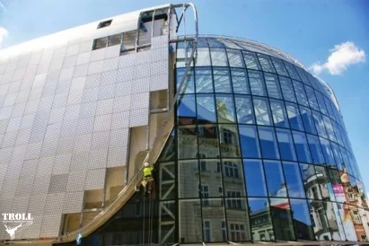 Malowanie elewacji - malowanie na wysokości - Troll prace wysokościowe Katowice