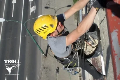 Profesjonalne usługi alpinistyczne - naprawy elewacji - Troll Prace Alpinistyczne Katowice, Ślask
