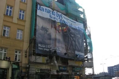 Montaż wielkoformatowej reklamy napinanej - Katowice