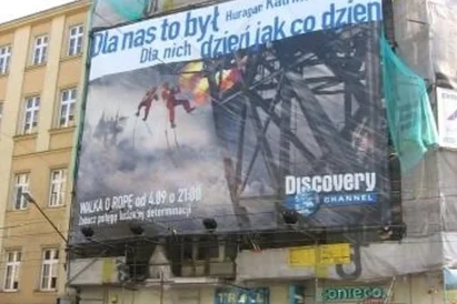 Montaż wielkoformatowej reklamy napinanej - Katowice