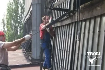 Zabezpieczenie elewacji z użyciem technik alpinistycznych | TROLL Katowice