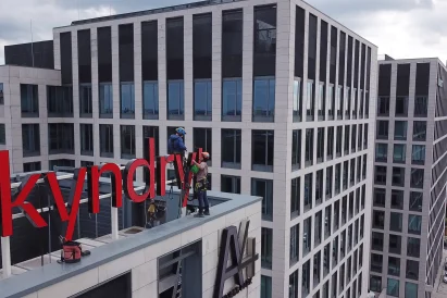 prace na wysokości, logotyp świetlny - Katowice