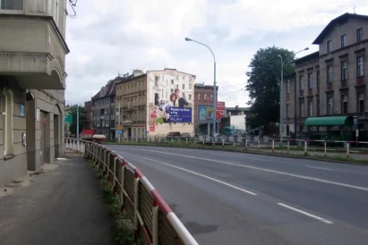 Montaż wielkoformatowej reklamy napinanej - Śląsk