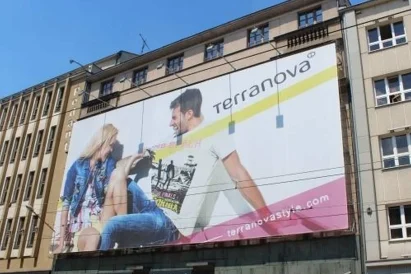 Montaż wielkoformatowej reklamy napinanej - Katowice
