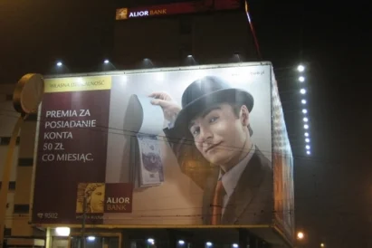Montaż wielkoformatowej reklamy napinanej oraz kasetonów świetlnych - Katowice