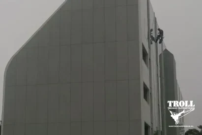 Mycie okien i elewacji na wysokości, usługi alpinistyczne Katowice | TROLL Techniki Alpinistyczne