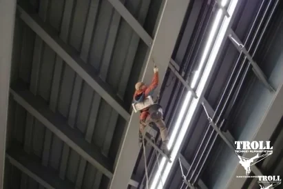 Zabezpieczenia antykorozyjne z użyciem technik alpinistycznych