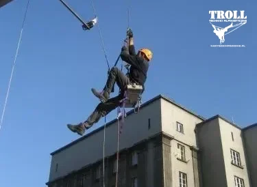 Alpinistyczne prace remontowe w trudno dostępnych miejscach - TROLL Katowice