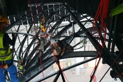 Prace na wysokości Katowice | Montaż konstrukcji stalowych | TROLL Techniki Alpinistyczne