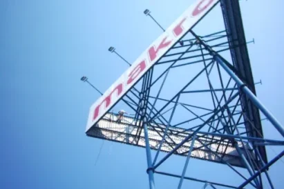 Naprawa instalacji świetlnej baneru reklamowego