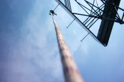 Naprawa instalacji świetlnej baneru reklamowego
