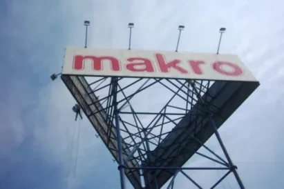 Naprawa instalacji świetlnej baneru reklamowego