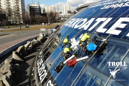 Troll - reklamy wyklejane