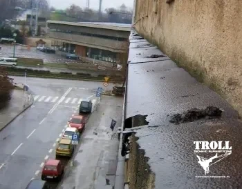 Prace naprawcze elewacji - wymiana obróbek blacharskich - Troll Techniki Alpinistyczne Katowice