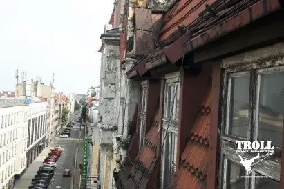 Zabezpieczenie elewacji z użyciem technik alpinistycznych | TROLL Katowice