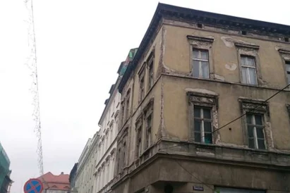 Zabezpieczenie elewacji z użyciem technik alpinistycznych | TROLL Katowice