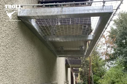 Zabezpieczenia elewacji i dachów przed inwazją ptaków