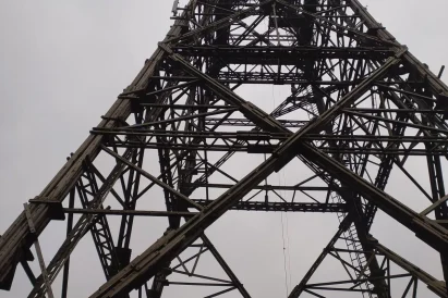 Montaż systemów asekuracyjnych na obiektach zabytkowych | TROLL Prace Alpinistyczne Katowice