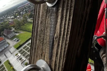 Montaż systemów asekuracyjnych na obiektach zabytkowych | TROLL Prace Alpinistyczne Katowice