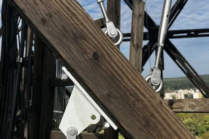 Montaż systemów asekuracyjnych na obiektach zabytkowych | TROLL Prace Alpinistyczne Katowice