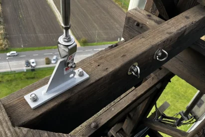 Montaż systemów asekuracyjnych na obiektach zabytkowych | TROLL Prace Alpinistyczne Katowice