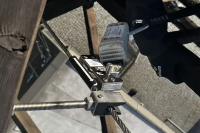 Montaż systemów asekuracyjnych na obiektach zabytkowych | TROLL Prace Alpinistyczne Katowice