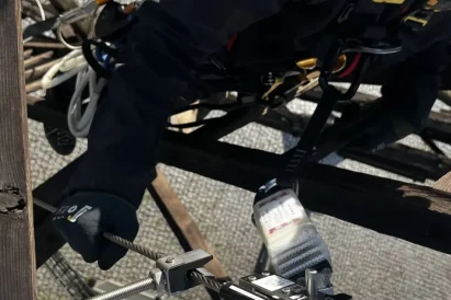 Montaż systemów asekuracyjnych na obiektach zabytkowych | TROLL Prace Alpinistyczne Katowice