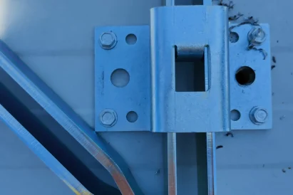 Poziome systemy asekuracyjne - zabezpieczenia przed upadkiem z wysokości