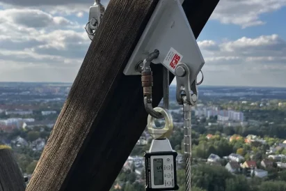 Montaż systemów asekuracyjnych na obiektach zabytkowych | TROLL Prace Alpinistyczne Katowice