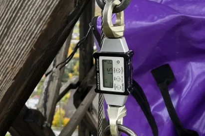 Montaż systemów asekuracyjnych na obiektach zabytkowych | TROLL Prace Alpinistyczne Katowice