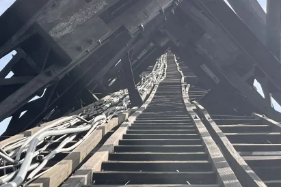 Montaż systemów asekuracyjnych na obiektach zabytkowych | TROLL Prace Alpinistyczne Katowice