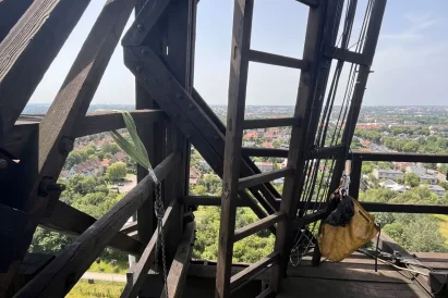 Montaż systemów asekuracyjnych na obiektach zabytkowych | TROLL Prace Alpinistyczne Katowice