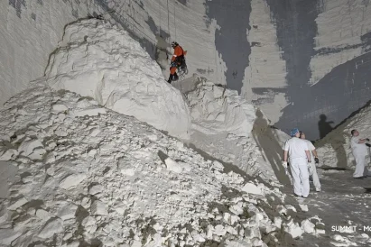 Czyszczenie zbiorników i mycie silosów przemysłowych