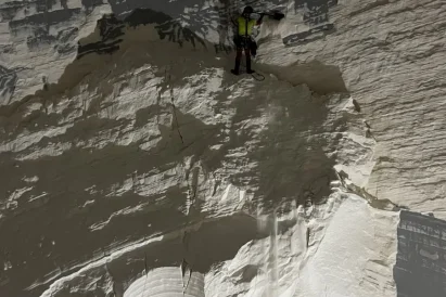 Czyszczenie zbiorników i mycie silosów przemysłowych