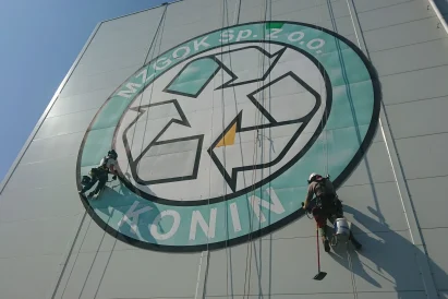 Malowanie logo firmy - TROLL Techniki Alpinistyczne
