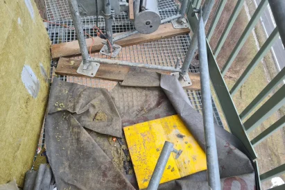 Docieplenia trudno dostępnych miejsc z wykorzystaniem technik alpinistycznych