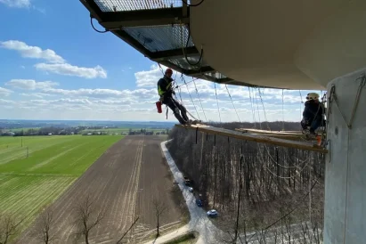 Docieplenia trudno dostępnych miejsc z wykorzystaniem technik alpinistycznych