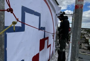 Malowanie logotypów | prace na wysokości | TROLL Techniki Alpinistyczne Katowice