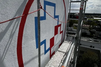 Malowanie logotypów | prace na wysokości | TROLL Techniki Alpinistyczne Katowice