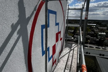 Malowanie logotypów | prace na wysokości | TROLL Techniki Alpinistyczne Katowice