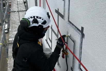 Malowanie logotypów | prace na wysokości | TROLL Techniki Alpinistyczne Katowice